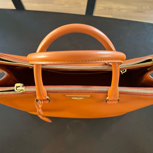 Prada Large Galleria Double Zip Tote Militare - Picture 3 of 8